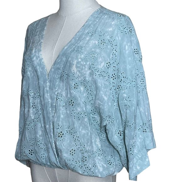 Young Fabulous & Broke Tia Wrap Eyelet Blouse Women's Green Crop Loose Kimono M - Picture 3 of 9